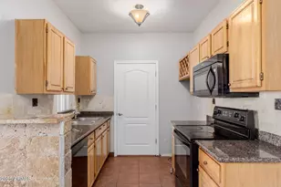 2929 W Yorkshire Dr, Phoenix, AZ 85027 - Photo 4