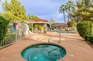 2929 W Yorkshire Dr, Phoenix, AZ 85027 - Photo 12