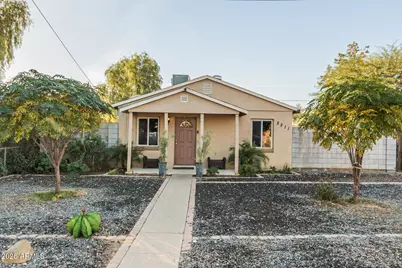 2211 W Medlock Drive, Phoenix, AZ 85015 - Photo 1