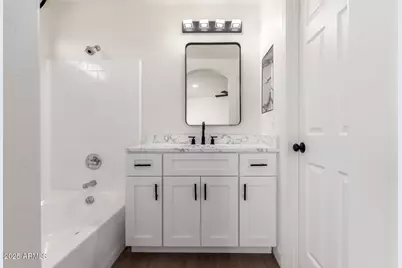 5926 S 16th Drive, Phoenix, AZ 85041 - Photo 8