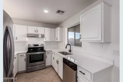 5926 S 16th Drive, Phoenix, AZ 85041 - Photo 2