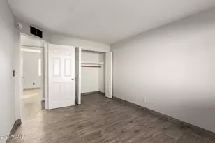 6946 W Merrell St, Phoenix, AZ 85033 - Photo 16