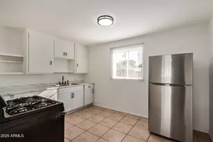 2009 E Clarendon Ave, Phoenix, AZ 85016 - Photo 12