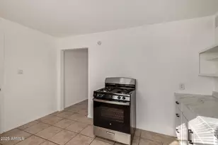 2009 E Clarendon Ave, Phoenix, AZ 85016 - Photo 10