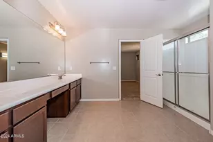 2729 E Dunbar Dr, Phoenix, AZ 85042 - Photo 20