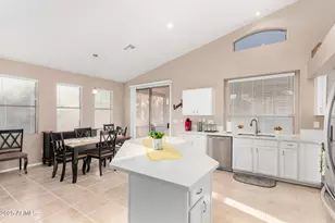 17504 N Phoenician Dr, Surprise, AZ 85374 - Photo 18