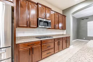 173 S 172nd Dr, Goodyear, AZ 85338 - Photo 10