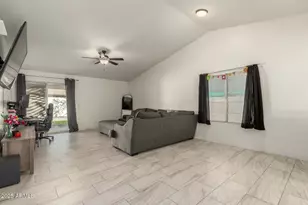 6826 W Crittenden Ln, Phoenix, AZ 85033 - Photo 4