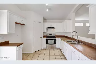 1401 S 107th Drive, Avondale, AZ 85323 - Photo 2