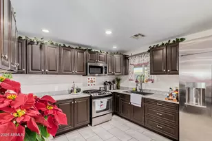 2016 W Windrose Dr, Phoenix, AZ 85029 - Photo 10