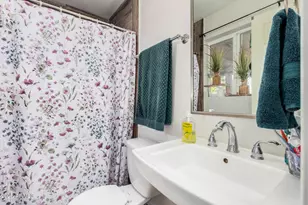 2016 W Windrose Dr, Phoenix, AZ 85029 - Photo 14