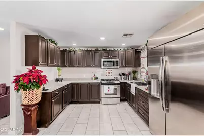 2016 W Windrose Drive, Phoenix, AZ 85029 - Photo 8