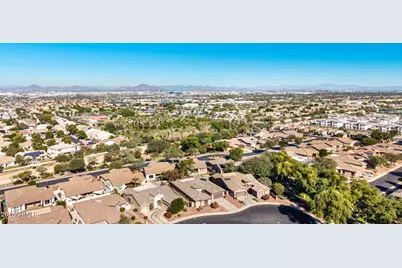 1836 E Desert Lane, Phoenix, AZ 85042 - Photo 52