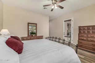 1836 E Desert Ln, Phoenix, AZ 85042 - Photo 24