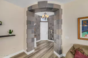 1836 E Desert Ln, Phoenix, AZ 85042 - Photo 8