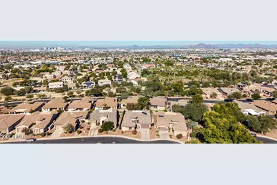 1836 E Desert Lane, Phoenix, AZ 85042 - Photo 50