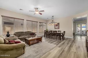 1836 E Desert Ln, Phoenix, AZ 85042 - Photo 10