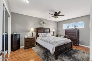 10001 W Burns Dr, Sun City, AZ 85351 - Photo 22