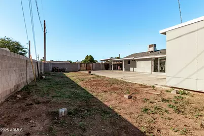 807 E Dolphin Avenue, Mesa, AZ 85204 - Photo 32