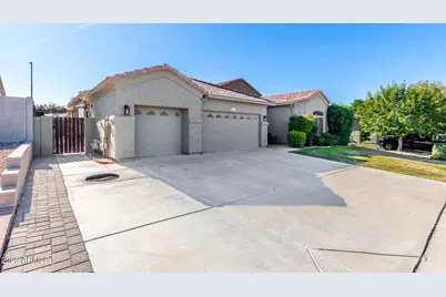 10625 W Harmony Lane, Peoria, AZ 85382 - Photo 2