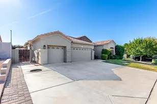 10625 W Harmony Ln, Peoria, AZ 85382 - Photo 2