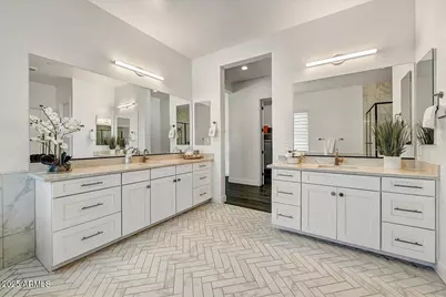 9407 S 13th Way, Phoenix, AZ 85042 - Photo 16