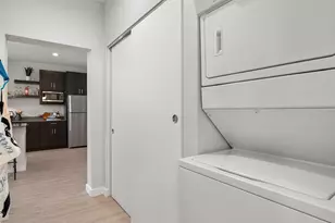 6025 W Thomas Rd, Phoenix, AZ 85033 - Photo 6