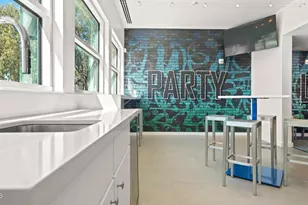 6025 W Thomas Rd, Phoenix, AZ 85033 - Photo 16