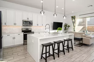 1933 W Kinfield Trail, Phoenix, AZ 85085 - Photo 4