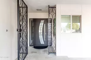 8725 E Via De Dorado Dr, Scottsdale, AZ 85258 - Photo 2