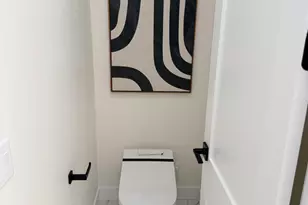 8989 N Gainey Center Dr, Scottsdale, AZ 85258 - Photo 40