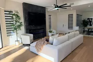 8989 N Gainey Center Dr, Scottsdale, AZ 85258 - Photo 16