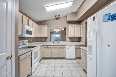 15551 N Lasso Drive, Surprise, AZ 85374 - Photo 4