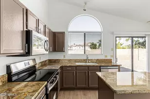 768 S Martinique Dr, Gilbert, AZ 85233 - Photo 10