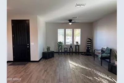 10605 W Catalina Drive, Avondale, AZ 85392 - Photo 4