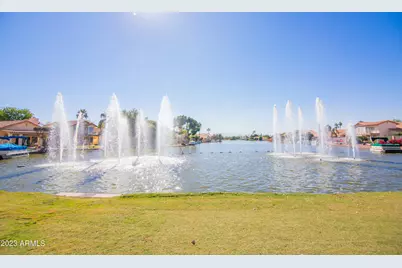 11532 W Clover Way, Avondale, AZ 85392 - Photo 2