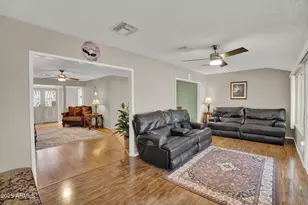 13812 N Kaanapali Dr, Sun City, AZ 85351 - Photo 8