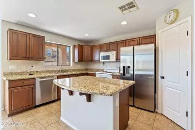 2527 W Tamarisk Avenue, Phoenix, AZ 85041 - Photo 6