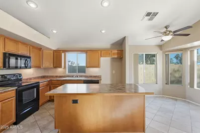 409 S Cholla Street, Gilbert, AZ 85233 - Photo 8