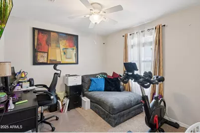 8215 W Albeniz Place, Phoenix, AZ 85043 - Photo 14