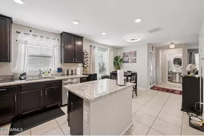 8215 W Albeniz Place, Phoenix, AZ 85043 - Photo 6