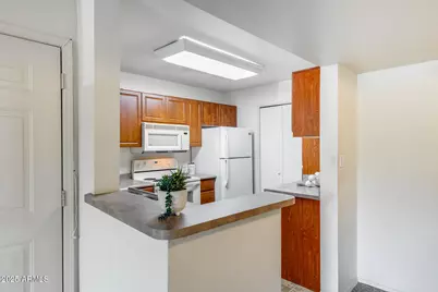 1880 E Morten Avenue #121, Phoenix, AZ 85020 - Photo 8