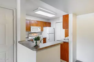 1880 E Morten Ave, Phoenix, AZ 85020 - Photo 8