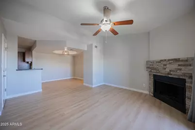 1880 E Morten Avenue #206, Phoenix, AZ 85020 - Photo 4