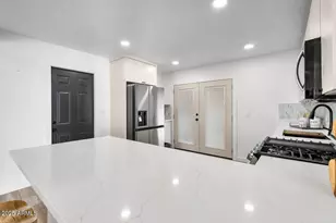 8117 W Whitton Ave, Phoenix, AZ 85033 - Photo 8