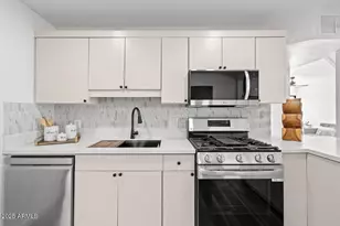 8117 W Whitton Ave, Phoenix, AZ 85033 - Photo 12