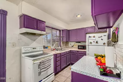 8225 W Earll Drive, Phoenix, AZ 85033 - Photo 12