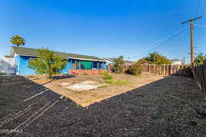 8225 W Earll Drive, Phoenix, AZ 85033 - Photo 26