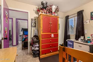 8225 W Earll Dr, Phoenix, AZ 85033 - Photo 18