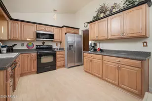 5527 W Garden Dr, Glendale, AZ 85304 - Photo 6